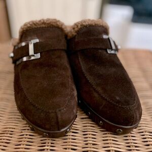 Stuart Weitzman Brown Suede Shearling Lined Studded Mules Size Womens 7.5